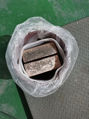 الألومنيوم النحاس AlCu السبائك الرئيسية 10-50٪ محتوى Cu إنغوت لتكرير الحبوب