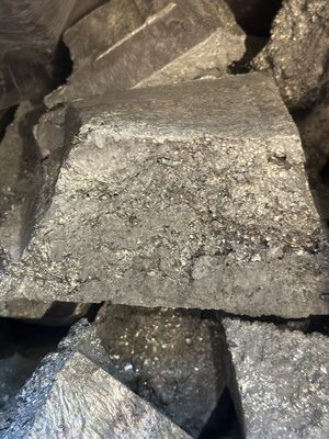 صهارات سبائك المغنيسيوم الألومنيوم 5-30٪ مخصصة مثالية لتطبيقات الطيران والفضاء والسيارات والإلكترونيات